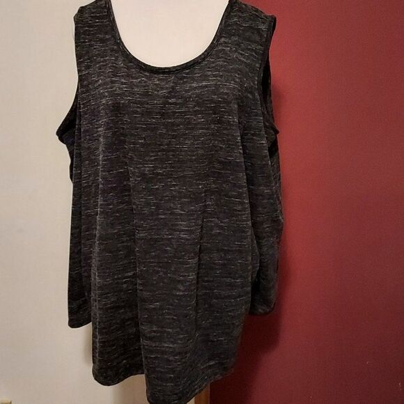 Lane Bryant  22/24  VGC pit to pit 24 1/2 Shoulder down is 27 1/2 - Picture 1 of 5